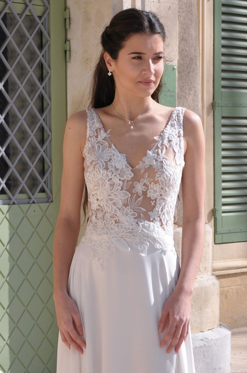 Robe de mariage bohème en mousseline et bustier transparent