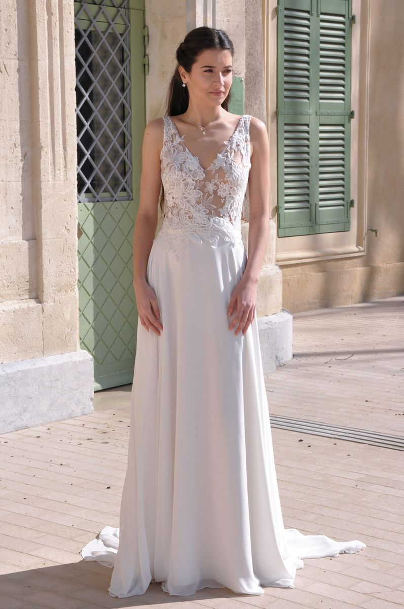 Robe de mariage bohème en mousseline et bustier transparent