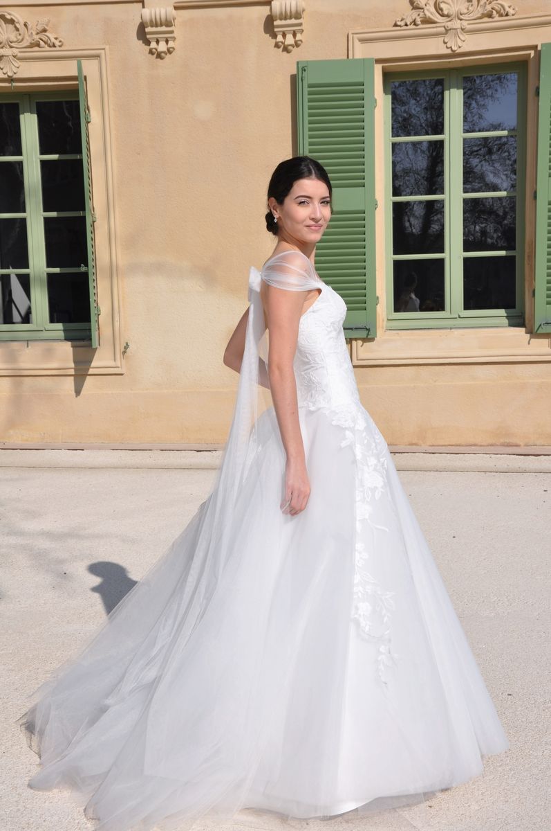 Robe de mariée col bateau