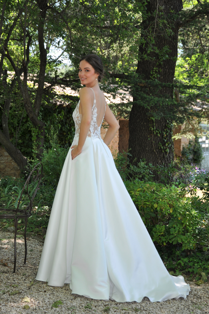 Robe de mariée en satin avec poches