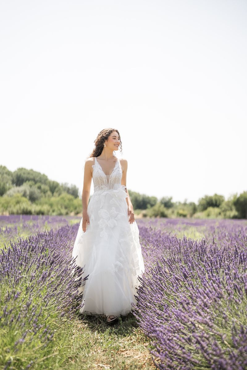 Robe de mariée grand décolleté au dos