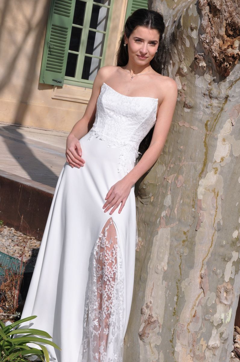 Robe de mariée bohème chic avec fente sur jupe