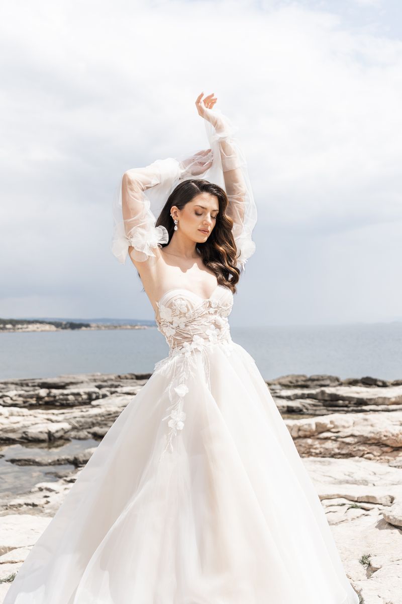 Robe de mariée bustier  avec manches amovible