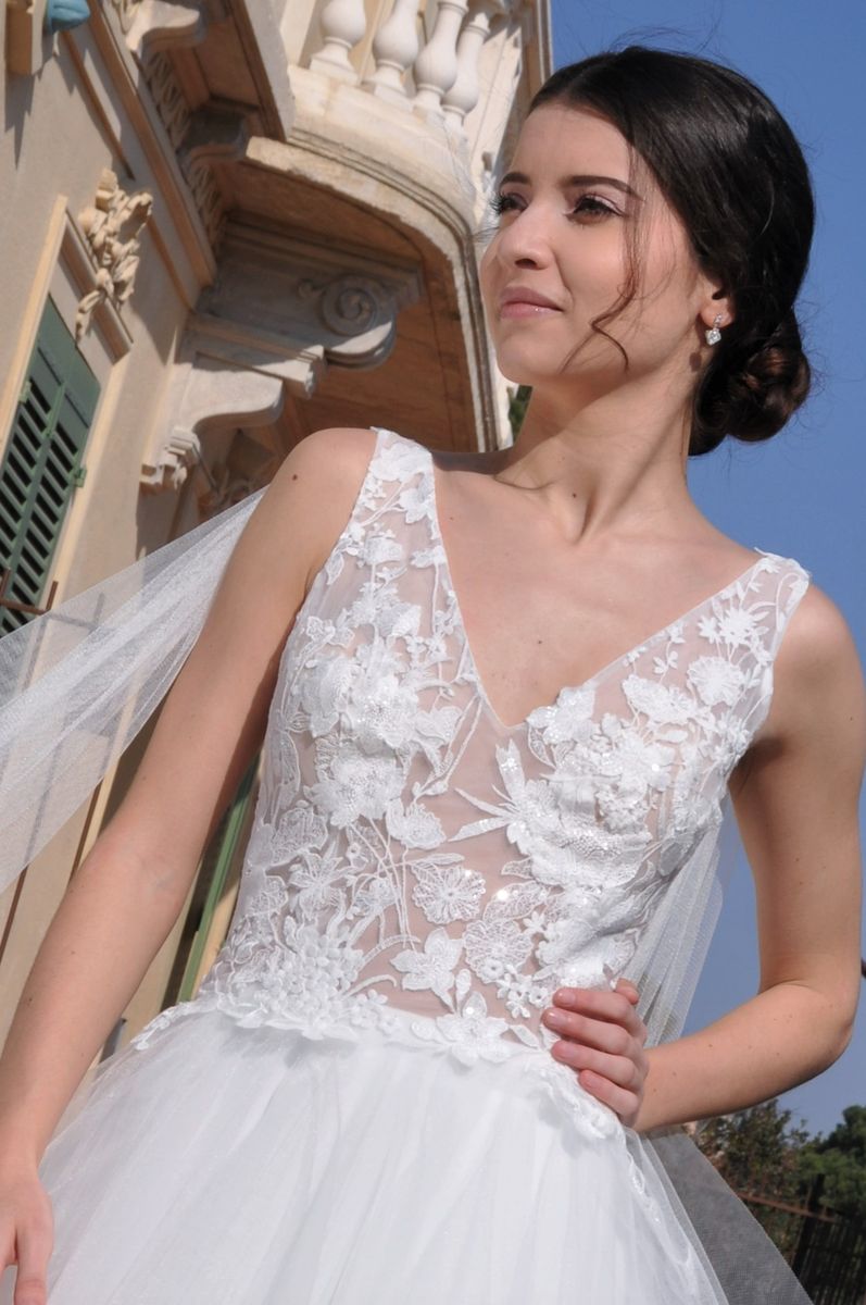 Robe de mariage romantique avec dos décolleté